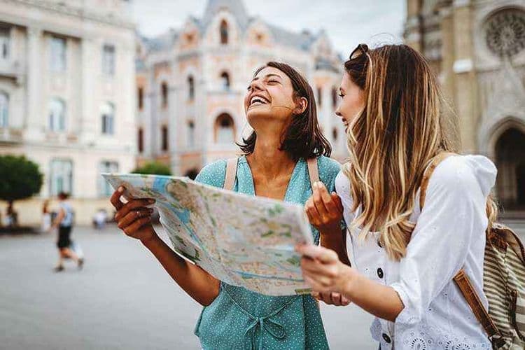 لماذا أصبحت التجارب أهم من التسوق أثناء السفر؟